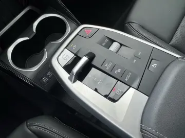 BMW X1 sDrive18i xLine AHK Adapt.LED DA  PA SHZ