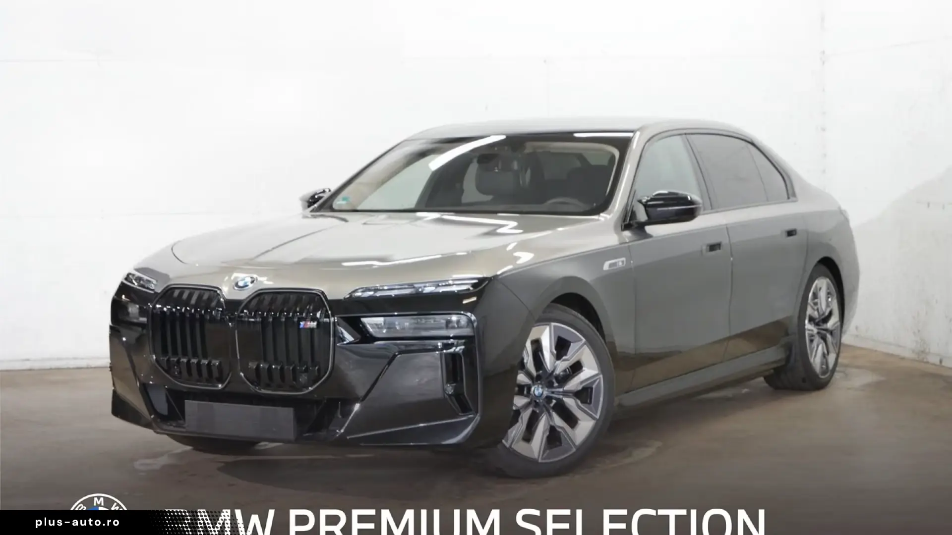 BMW i7 M70 xDrive M Sport Two-Tone B&W TV Lounge