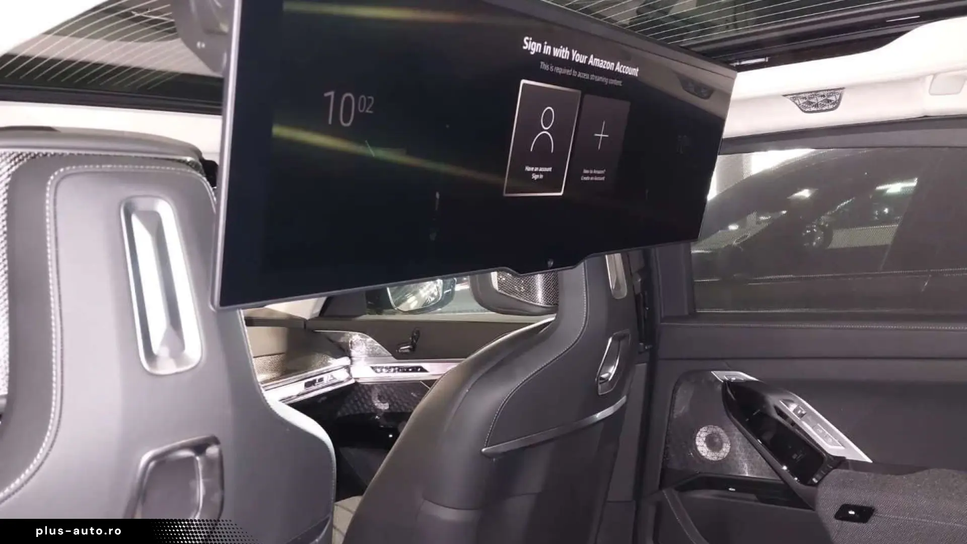 BMW i7 M70 xDrive M Sport Two-Tone B&W TV Lounge