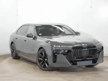 BMW i7 xDrive60 M Sport Pro B&W TV Lounge Pano M