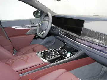BMW i7 xDrive60 M Sport Pro B&W TV Lounge Pano M
