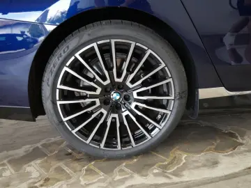 BMW i7 xDrive60 M Sport B&W AHK TV Lounge Pano Massage