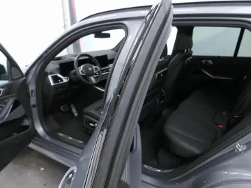 BMW X5 xDrive30d M Sport AHK PANO StHzg H&K DA-Prof
