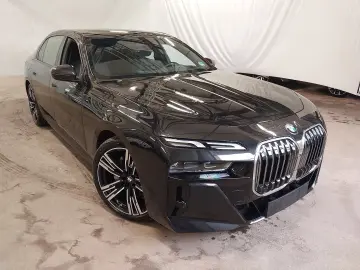 BMW 740d xDrive M Sport Pano TV StHzg Autobahnas B&W