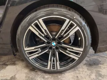 BMW 740d xDrive M Sport Pano TV StHzg Autobahnas B&W