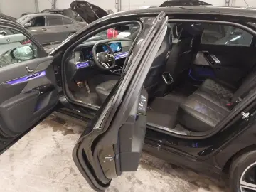 BMW 740d xDrive M Sport Pano TV StHzg Autobahnas B&W
