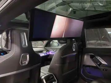 BMW 740d xDrive M Sport Pano TV StHzg Autobahnas B&W