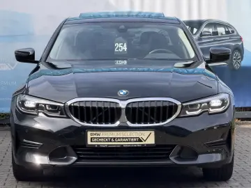 BMW 330i Sport Line Glasdach HiFi DAB SHZ PDC DA