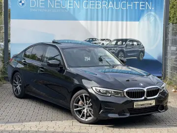 BMW 330i Sport Line Glasdach HiFi DAB SHZ PDC DA