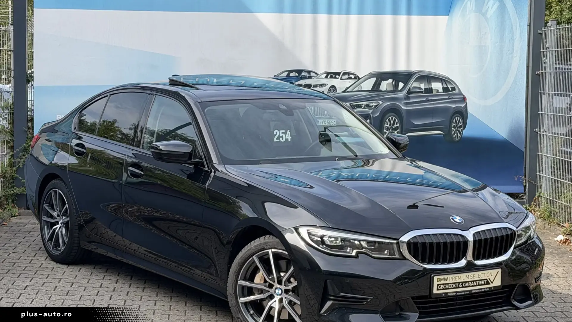 BMW 330i Sport Line Glasdach HiFi DAB SHZ PDC DA