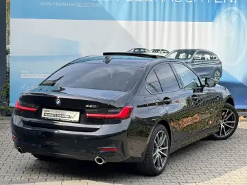 BMW 330i Sport Line Glasdach HiFi DAB SHZ PDC DA