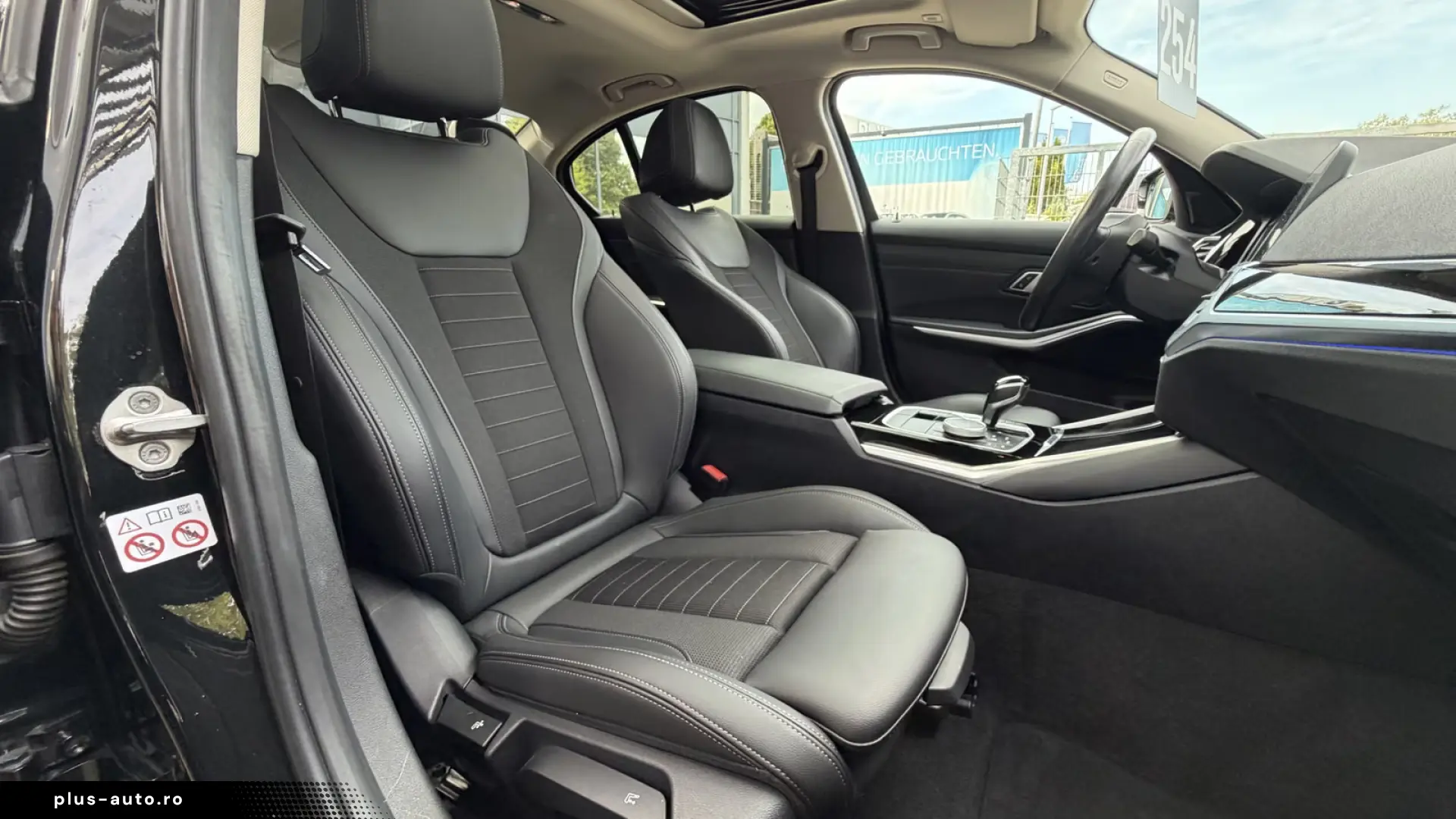 BMW 330i Sport Line Glasdach HiFi DAB SHZ PDC DA