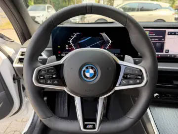 BMW 330e xDrive Limo M Sport DA-Pro 360  h&k HuD