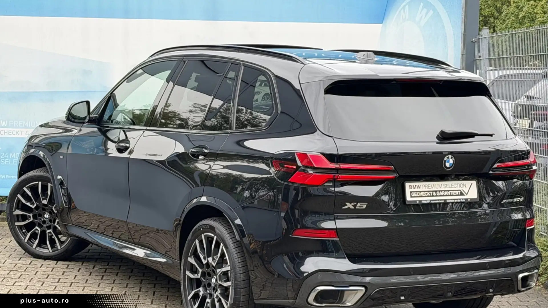 BMW X5 xDrive30d M Sport with aux heat  sunroof  air susp