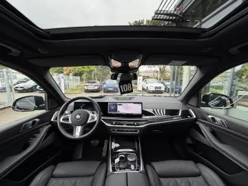 BMW X5 xDrive30d M Sport with aux heat  sunroof  air susp