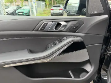 BMW X5 xDrive30d M Sport with aux heat  sunroof  air susp