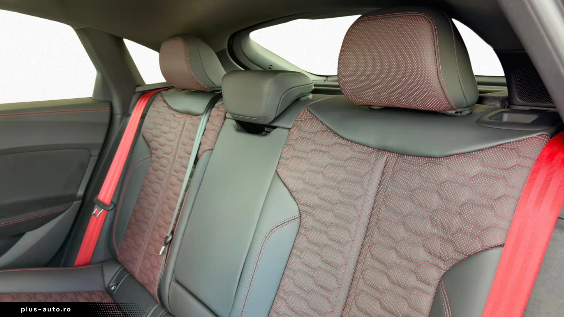 Audi RS5 Lim 470 kW tiptronic  TECH PRO B&O HuD