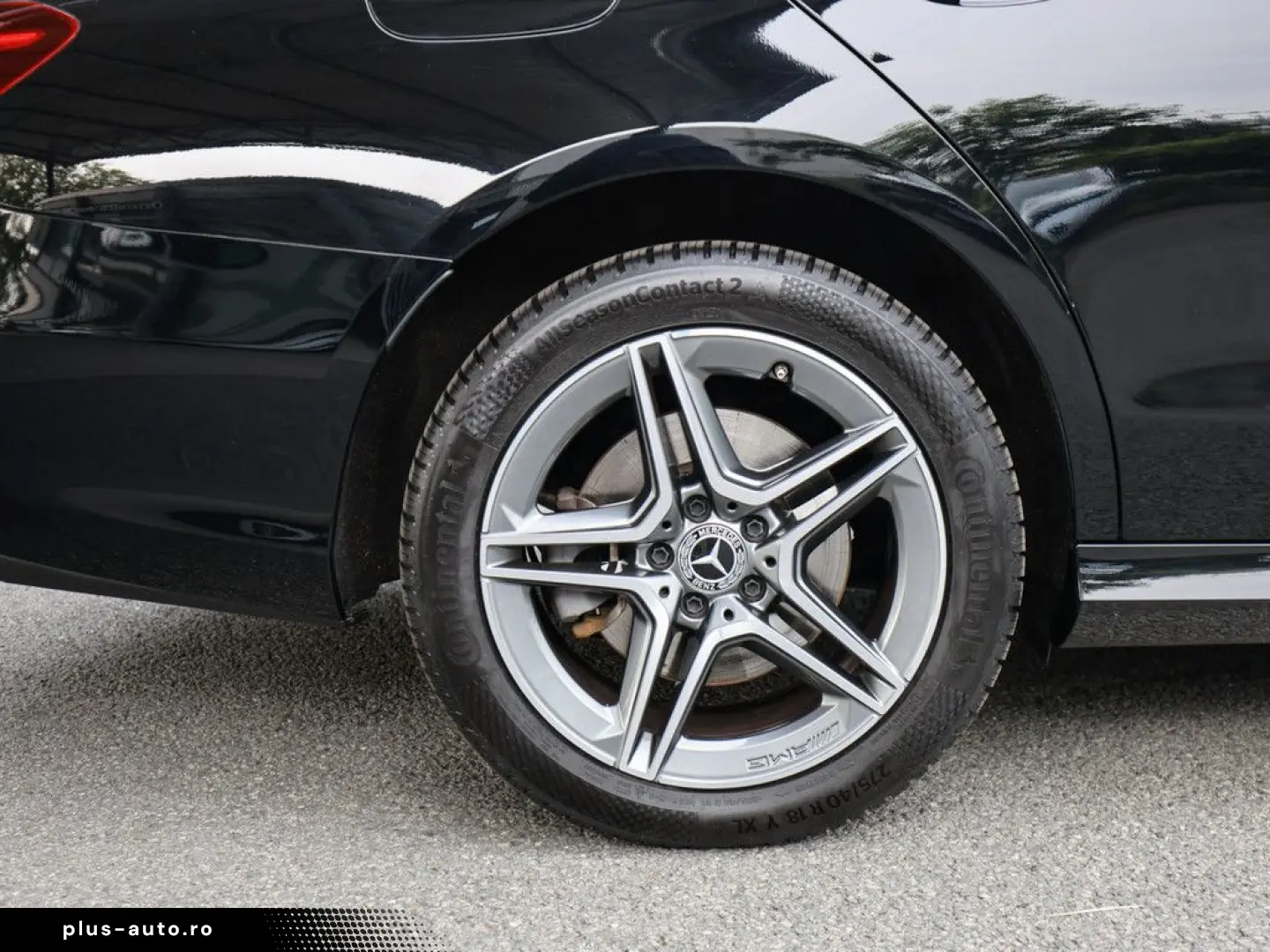 MERCEDES-BENZ E 300 de AMG Line AHK Distr. LED Pano &hellip;