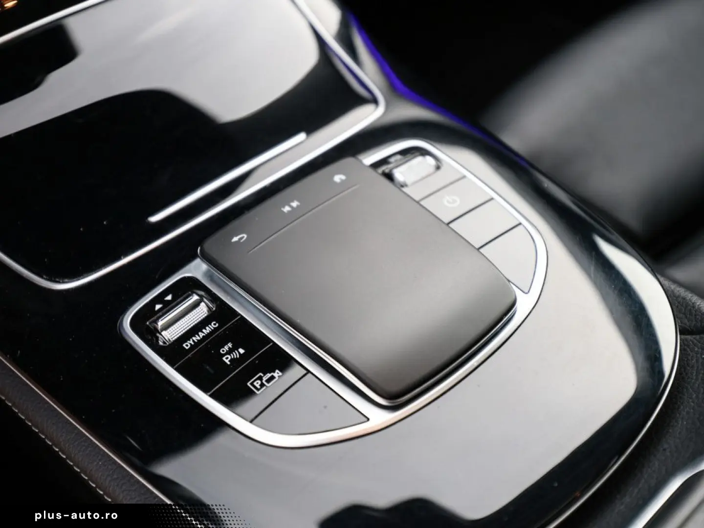 MERCEDES-BENZ E 300 de AMG Line AHK Distr. LED Pano &hellip;