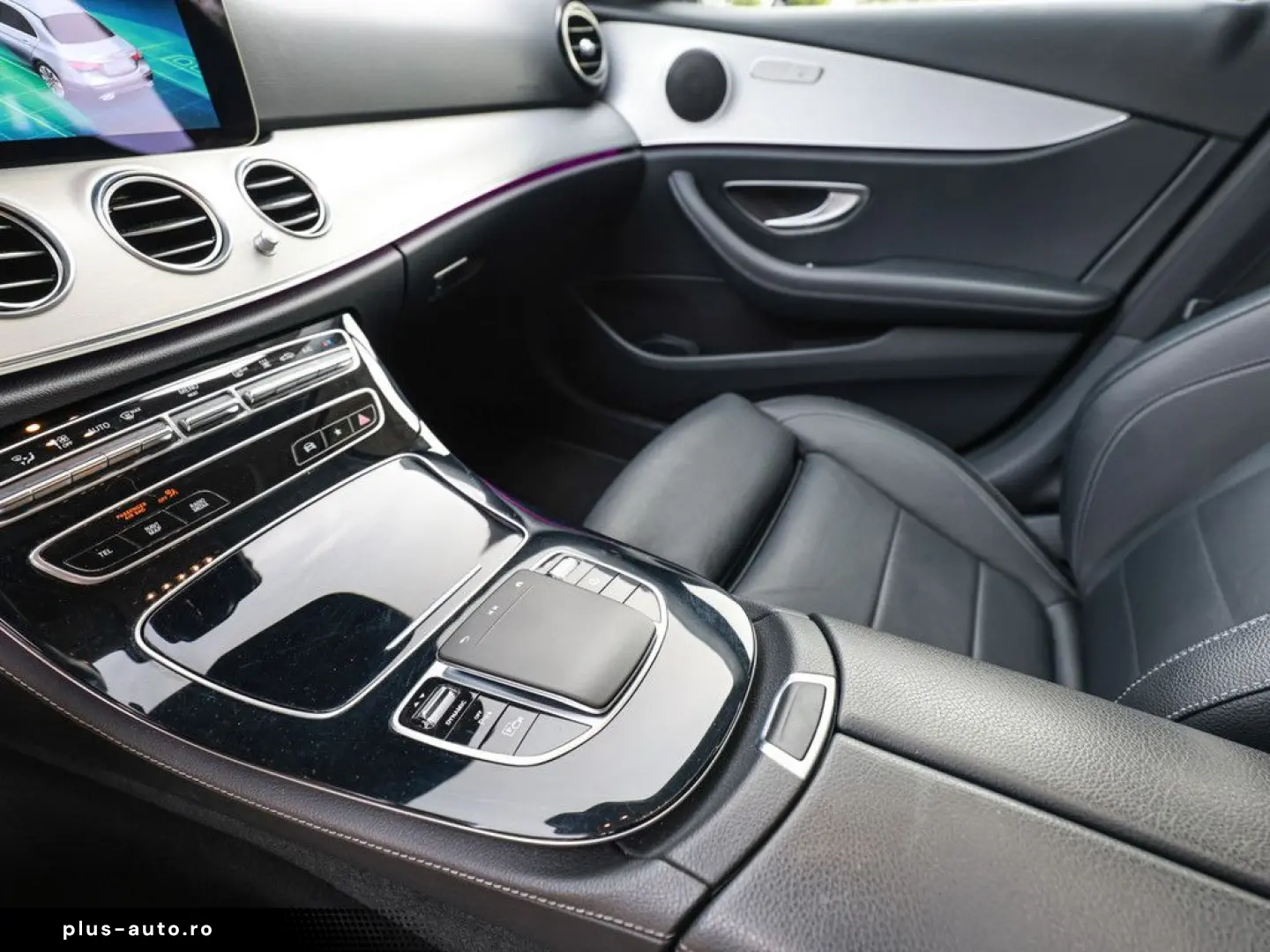 MERCEDES-BENZ E 300 de AMG Line AHK Distr. LED Pano &hellip;