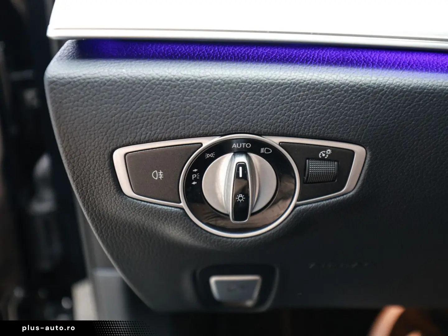 MERCEDES-BENZ E 300 de AMG Line AHK Distr. LED Pano &hellip;