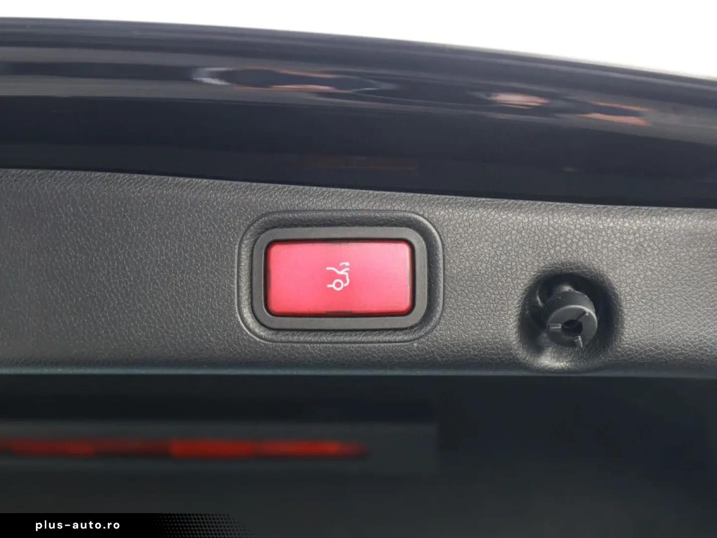 MERCEDES-BENZ E 300 de AMG Line AHK Distr. LED Pano &hellip;