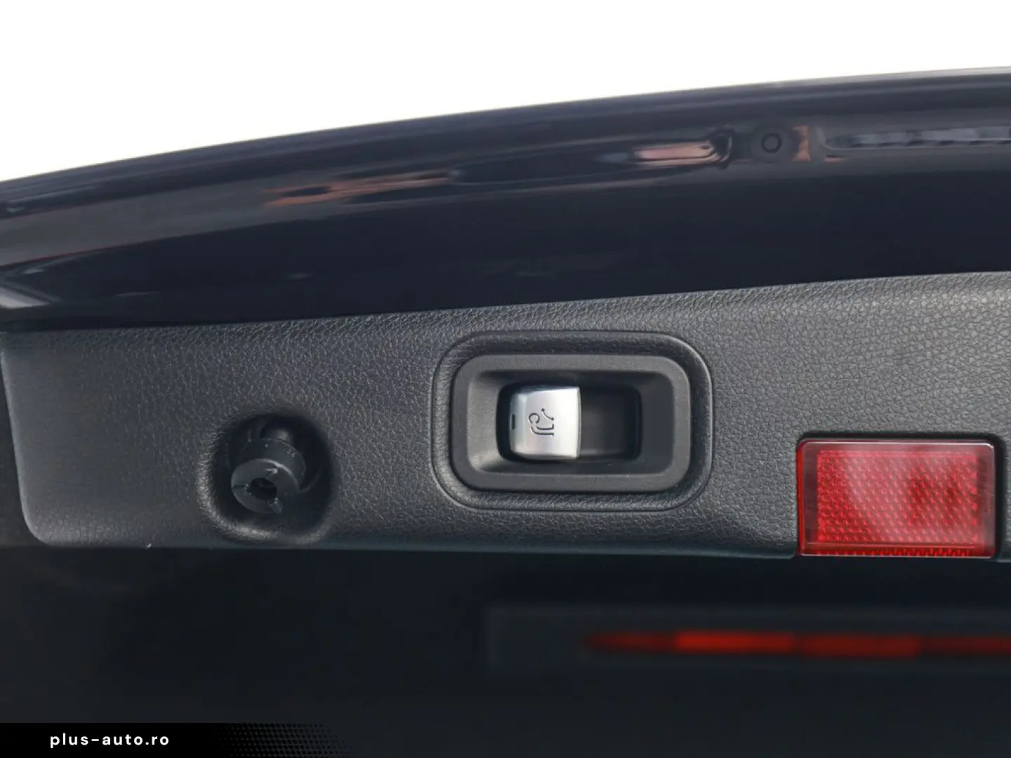 MERCEDES-BENZ E 300 de AMG Line AHK Distr. LED Pano &hellip;