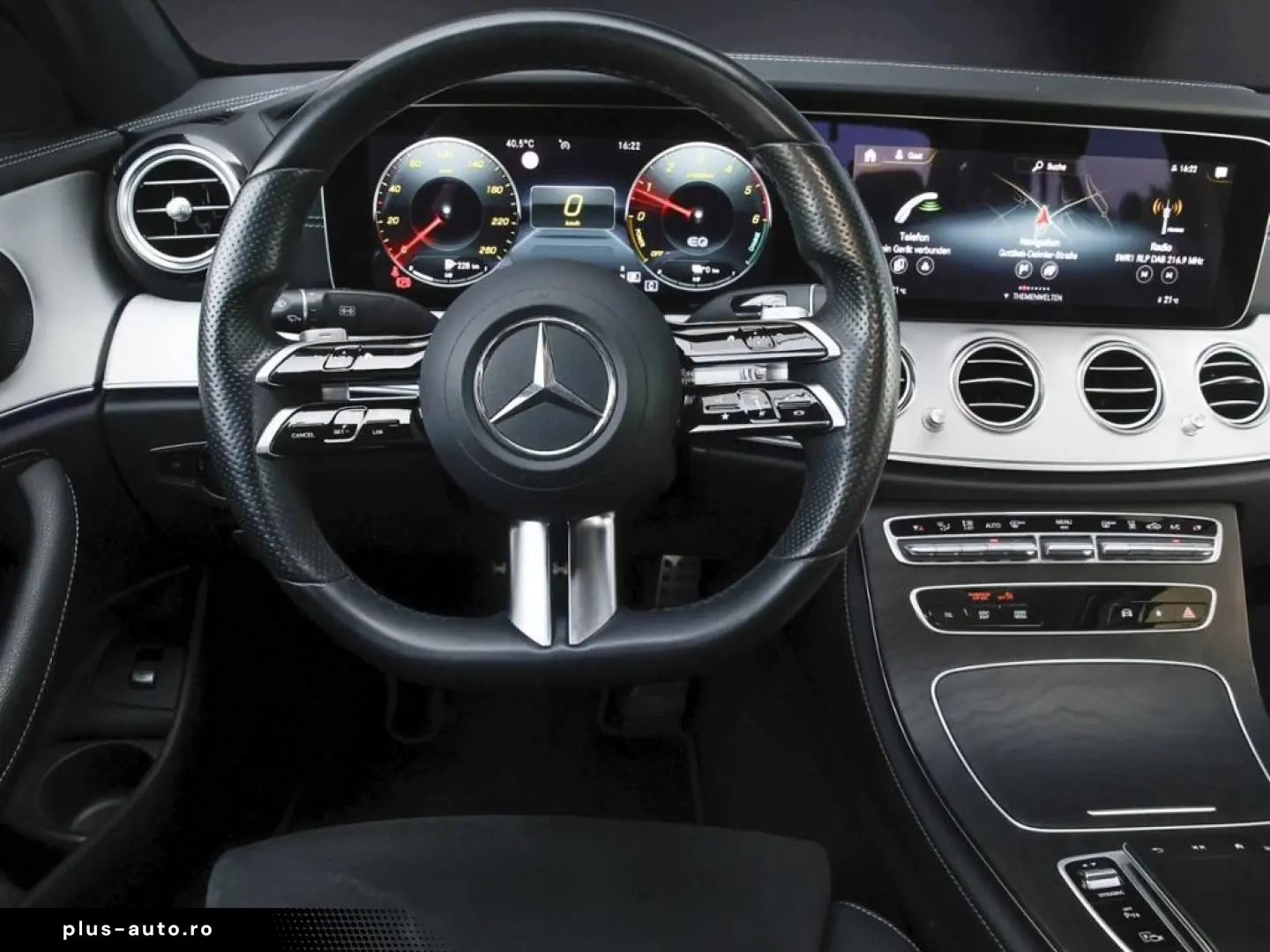 MERCEDES-BENZ E-Class 2022 — imagine 12