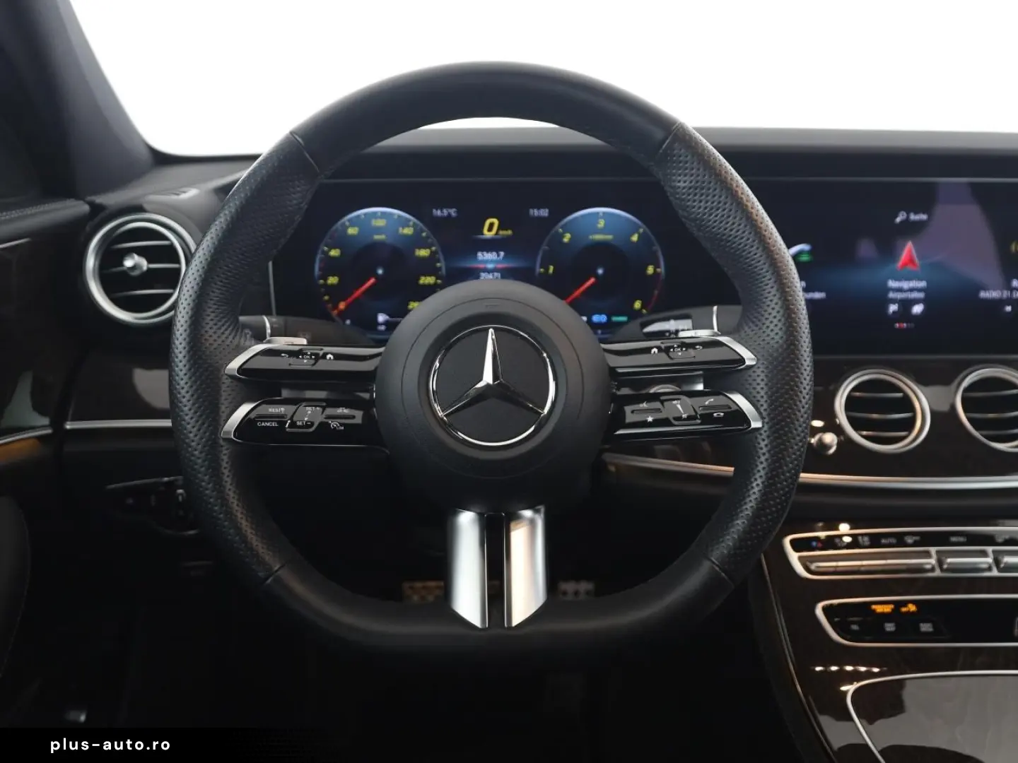MERCEDES-BENZ E 220 d AMG Distronic AHK Memory 20 Zoll 360