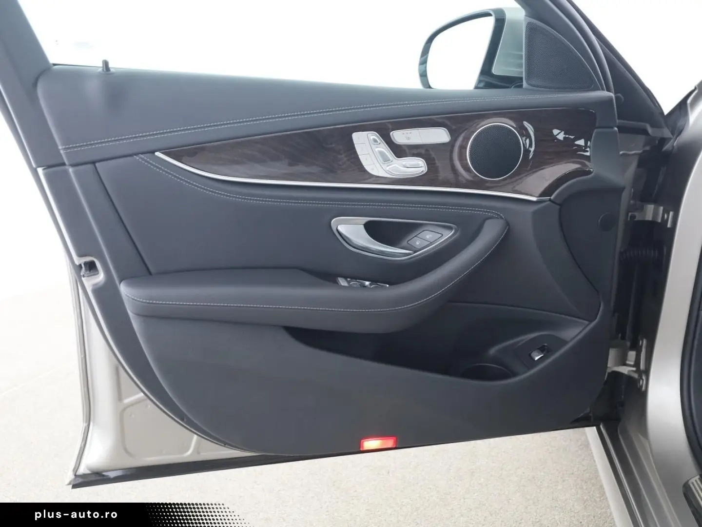 MERCEDES-BENZ E 220 d AMG Distronic AHK Memory 20 Zoll 360