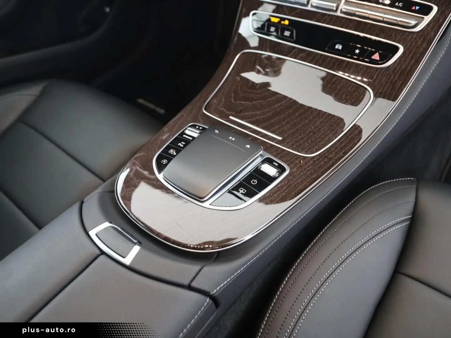 MERCEDES-BENZ E 220 d AMG Distronic AHK Memory 20 Zoll 360