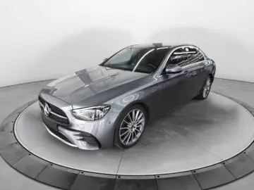 MERCEDES-BENZ E 220d AMG Pano MultiBeam Ambiente TotW 360