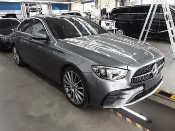 MERCEDES-BENZ E 220d AMG Pano MultiBeam Ambiente TotW 360
