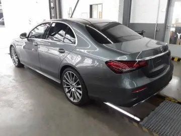 MERCEDES-BENZ E 220d AMG Pano MultiBeam Ambiente TotW 360