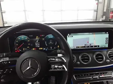 MERCEDES-BENZ E 220d AMG Pano MultiBeam Ambiente TotW 360