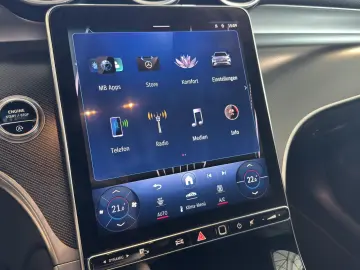 MERCEDES-BENZ GLC 220 4Matic Digital Cockpit MBUX LED R-Cam