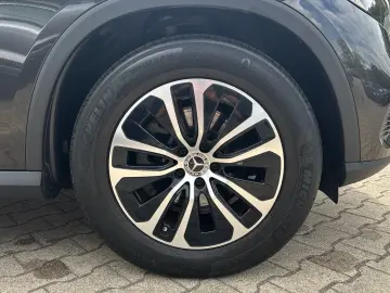 MERCEDES-BENZ GLC 200 4M Distronic CarPlay LED AHK