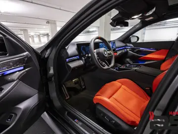 BMW M5 Matt Keramik DriverP ComfortP TravelP Carbon