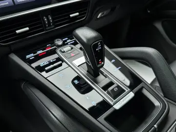 Porsche Cayenne Coupe Plug-In