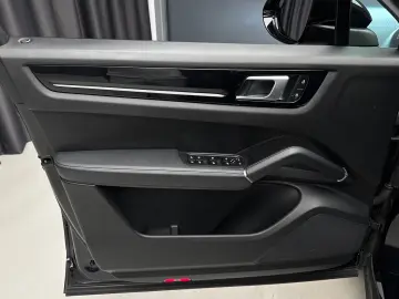 Porsche Cayenne Coupe Plug-In
