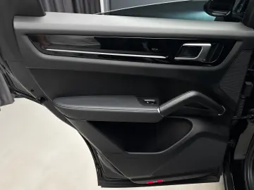Porsche Cayenne Coupe Plug-In