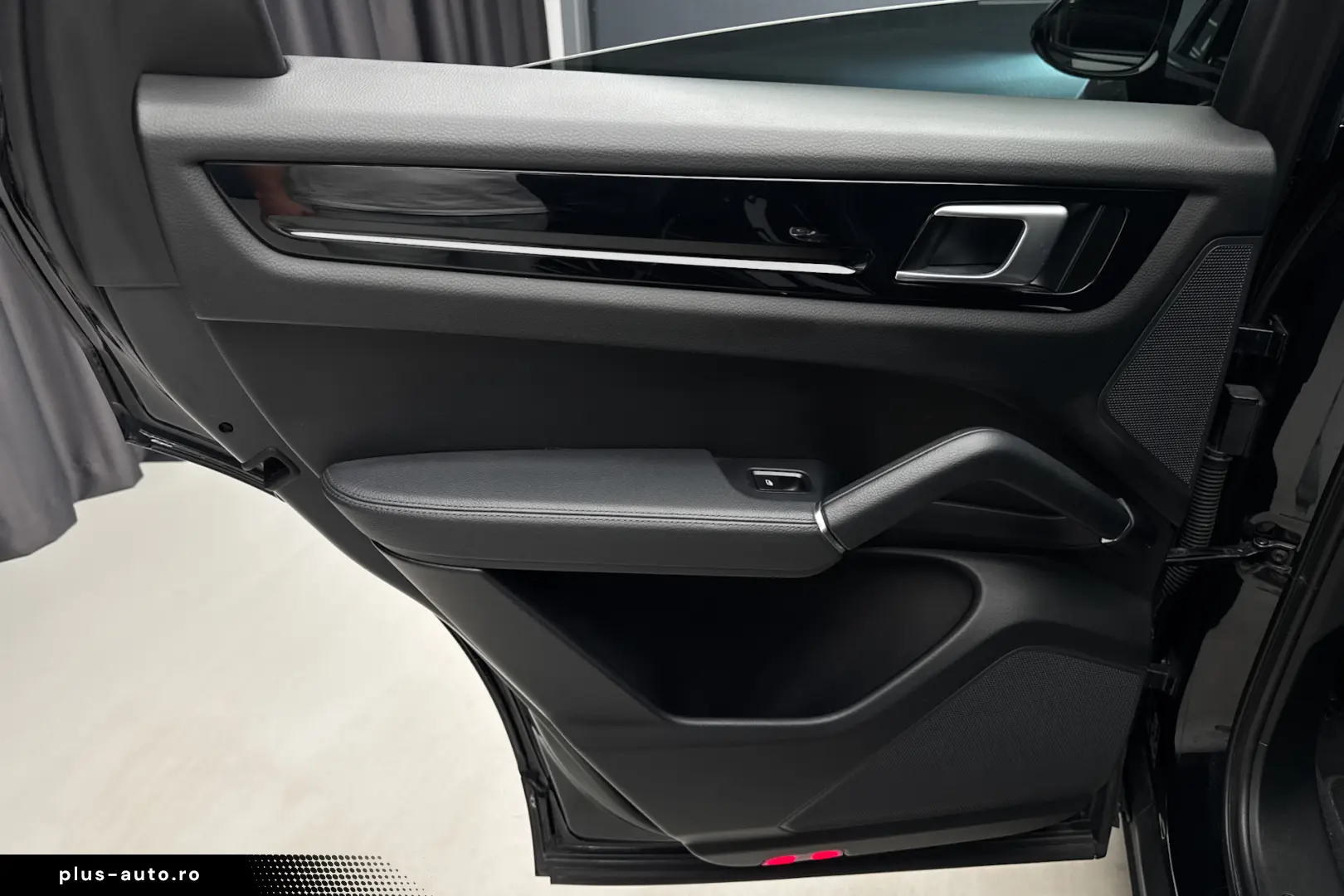 Porsche Cayenne Coupe Plug-In