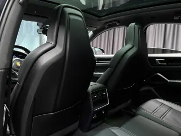 Porsche Cayenne Coupe Plug-In