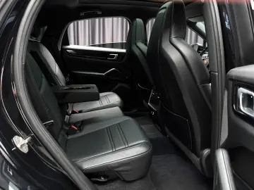 Porsche Cayenne Coupe Plug-In