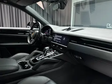 Porsche Cayenne Coupe Plug-In