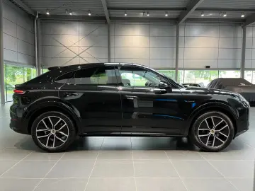 Porsche Cayenne E-Hybrid Coupé Black Edition