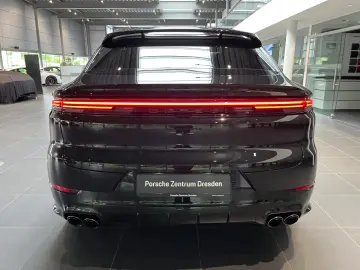 Porsche Cayenne E-Hybrid Coupé Black Edition