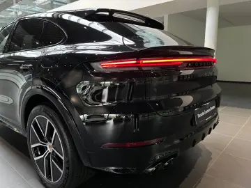 Porsche Cayenne E-Hybrid Coupé Black Edition