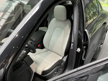 Porsche Cayenne E-Hybrid Coupé Black Edition