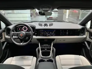 Porsche Cayenne E-Hybrid Coupé Black Edition